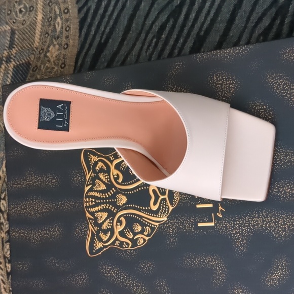 LITA by CIARA Solid Square Toe Slide  Sandal in Sand, & Black NWT - Picture 10 of 12